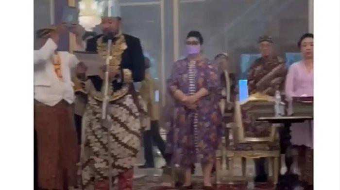 Kanjeng Gusti Pangeran Haryo (KGPH) Hangabehi tiba-tiba dinobatkan sebagai Pakubuwono XIV