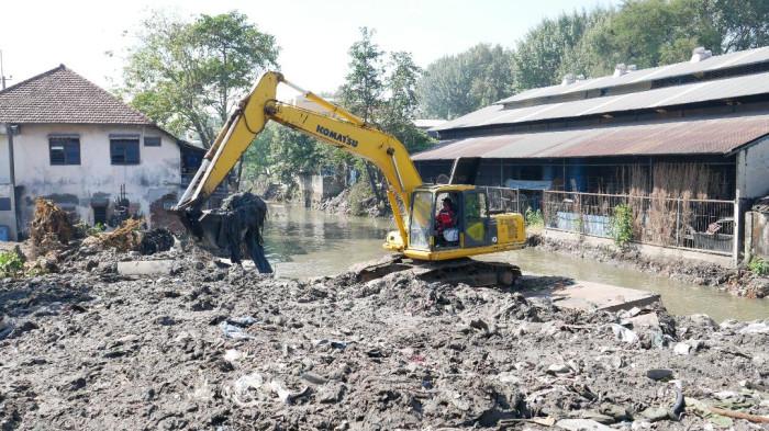 Antisipasi Cegah Banjir, Pemkab Sidoarjo Imbau Warga Agar Tidak Buang Sampah Sembarangan di Sungai