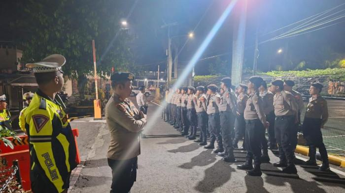 Polres Malang Siagakan 60 Personel, Antisipasi Dampak Erupsi Gunung Semeru di Perbatasan Lumajang