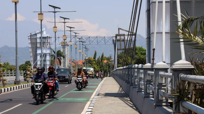 Pernah Terbakar, Jembatan Brawijaya Kota Kediri Dipermak dengan Konsep Modern dan Kearifan Lokal