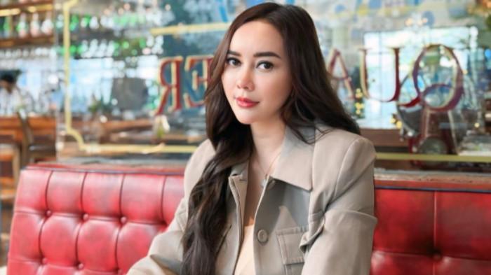 POLEMIK RIDWAN KAMIL - Aktris Aura Kasih dalam foto yang dibagikan di akun Instagram-nya pada (28/3/2025). Nama Aura Kasih mendadak terseret dalam pusaran isu perceraian mantan Gubernur Jawa Barat, Ridwan Kamil hingga Komisi Pemberantasan Korupsi (KPK) membuka peluang untuk memanggil sang penyanyi dalam penyidikan kasus dugaan korupsi yang menyeret Ridwan Kamil.