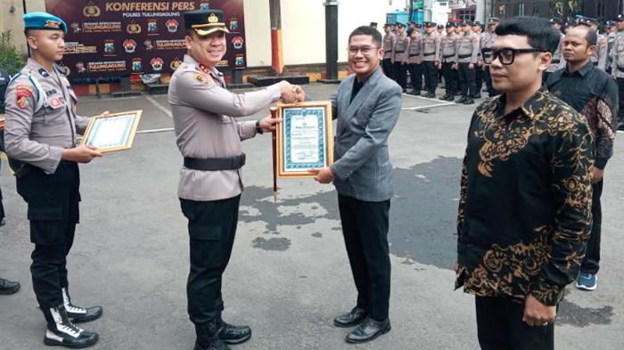 Influencer-Admin Medsos Dapat Penghargaan Polres Tulungagung, Jaga Kondusivitas Saat Kota Lain Rusuh