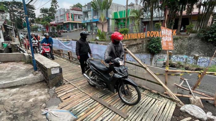 Jembatan Bambu Sonokembang akan Dibongkar Warga Pandanwangi Asal Jembatan Bailey Pemkot Malang Siap