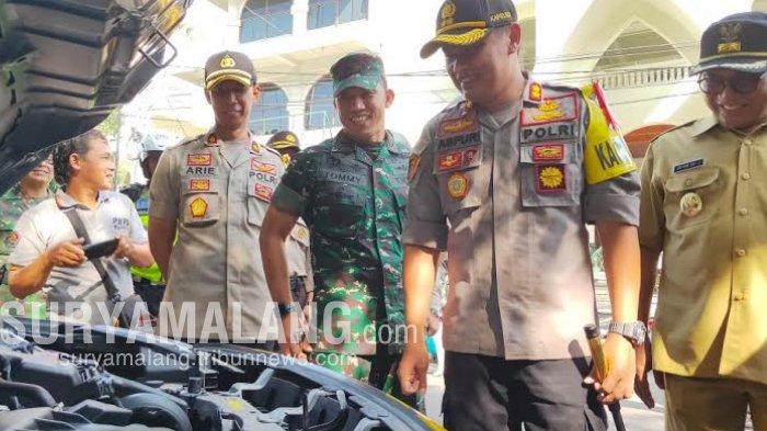 Kapolres Malang Kota Periksa Kendaraan Dinas Sebelum Pengamanan Mudik Lebaran 2019