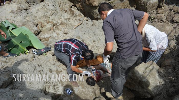 Penambang Pasir Terkubur Hidup-hidup Tak Jauh dari Bupati Magetan