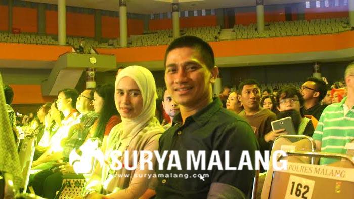Lepas Rindu, Komandan Yon Bekang Kostrad Gandeng Istri Lihat Konser Kahitna dan Tulus