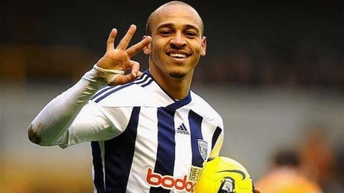 Gagal ke Madura United, Odemwingie Bergabung ke Persib Bandung?