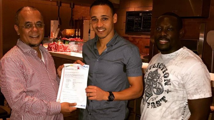 Bukan Karena Gaji Tinggi, Ini Alasan Peter Odemwingie Gabung di Klub Indonesia