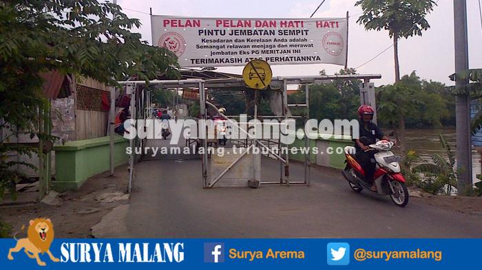 Serangga Jenis Ini Menyerang Pada Malam Hari, Akibatnya Jembatan Mrican di Kediri Harus Ditutup