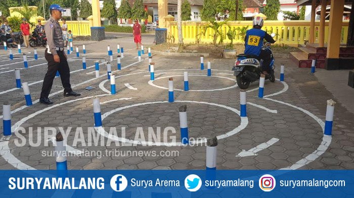 Satlantas Polres Jember mencanangkan satu kecamatan satu tempat latihan praktik Surat Ijin Mengemudi (SIM) C. 
