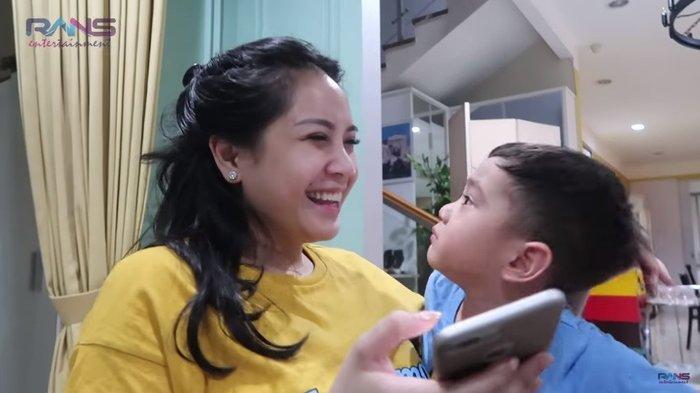Respon Nagita Slavina Saat Rafathar Merengek Minta Adik Baru, Lihat Ekspresinya