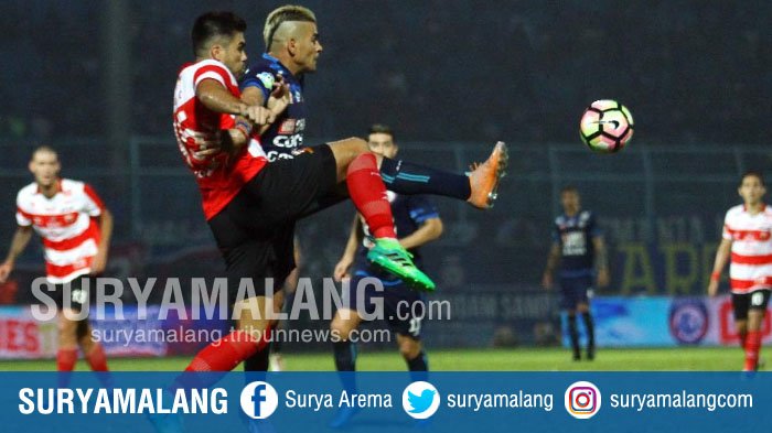Diwarnai Mogok Pemain Madura United, Arema FC Hanya Dapat Satu Poin di Hadapan Aremania