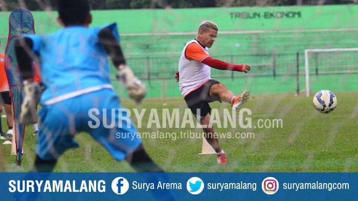 Dituding Mandul, Striker Arema FC Gonzales Lontarkan Jawaban Enteng Ini, Gimana Kansnya di Madura?