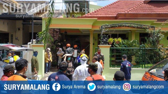Warga Negara Asing (WNA) Meninggal di Kota Malang, Petugas Evakuasi Pakai Alat Pelindung Diri (APD)