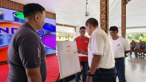 61-pelukis-adu-karya-di-Festival-Seni-Lukis-Madura-2025-di-Pendopo-Keraton-Sumenep.jpg