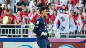 Aksi-kiper-Timnas-Indonesia-U-23-Ernando-Ari-saat-mengalahkan-Korea-Selatan.jpg