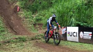 Atlet-downhill-76-Indonesian-Downhill-IDH-2025-di-Klemuk-Bike-Park-Kota-Batu-Sabtu-25102025.jpg