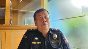 BERANTAS-ROKOK-ILEGAL-Kasi-Penyuluhan-dan-Layanan-Informasi-Bea-Cukai-Malang-Pitoyo-Pribadi.jpg