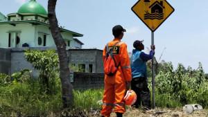 BPBD-Kota-Kediri-memasang-180-rambu-jalur-evakuasi-di-46-kelurahan-di-Kota-Kediri.jpg