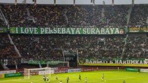 Bonek-dan-Bonita-di-Stadion-Gelora-Bung-Tomo-Surabaya-saat-laga-Persebaya-Surabaya.jpg