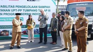 Bupati-Malang-Muhammad-Sanusi-Alliance-to-End-Plastic-Waste-meluncurkan-Layanan-Persampahan.jpg