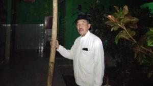 Daryanto-Kades-Kromengan-Kabupaten-Malang-mengecek-kondisi-gedung-SDN.jpg