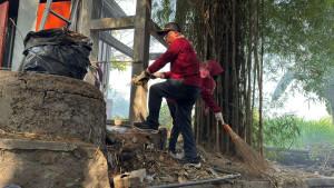 Dinas-Kesehatan-Kabupaten-Kediri-menggelar-aksi-bersih-bersih-Sumber-Kembangan.jpg