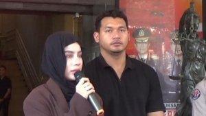 Emy-Aghnia-Punjabi-dan-Reinukky-Abidharma-orang-tua-JAP-bocah-yang-disiksa-suster-IPS.jpg