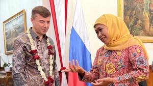Gubernur-Khofifah-Indar-Parawansa-menerima-Duta-Besar-Federasi-Rusia-Sergei-Tolchenov.jpg