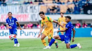 Kapten-Persebaya-v-persib-Bruno-Moreira.jpg