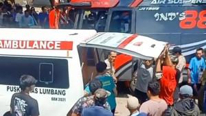 Kecelakaan-bus-pariwisata-RS-Bina-Sehat-Jember-di-Jalan-Raya-Sukapura-Probolinggo.jpg