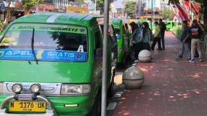 Kendaraan-yang-jadi-sarana-program-Angkutan-Pelajar-Gratis-atau-Apel-Gratis-di-Kota-Batu.jpg