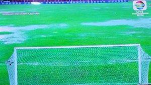 LAPANGAN-BANJIR-Kondisi-Stadion-Soepriadi-Blitar-Senin-17-Februari-2025.jpg