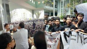 Mahasiswa-UIN-Maliki-Malang-Sampaikan-11-Tuntutan-via-Video-Call-dengan-Rektor-Pihak-Kampus-Melunak.jpg