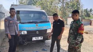 Mobil-pengantar-MBG-seusai-terguling-di-Desa-Bangkes-Kecamatan-Kadur-Kabupaten-Pamekasan.jpg