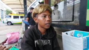 Muhammad-Ilman-Setiadi-ABK-KM-Anugerah-Indah-18-saat-ditemui-di-RSUD-Blambangan-Banyuwangi.jpg