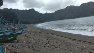 Pantai-Sipelot-Desa-Pujiharjo-Kecamatan-Tirtoyudo-Kabupaten-Malang-Kampung-Nelayan-Merah-Putih.jpg