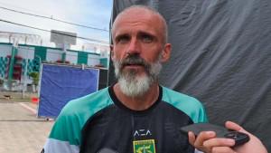 Pelatih-Persebaya-Eduardo-Perez-LAT.jpg