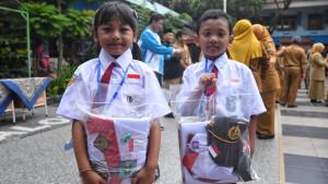 Pemkot-Malang-seragam-sekolah-gratis-tahun-ajaran-20252026-pada-jenjang-SD-dan-SMP.jpg