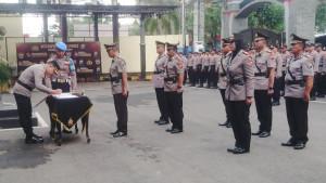 Penandatanganan-berkas-mutasi-dan-pakta-integritas-Kapolsek-di-Polres-Tulungagung.jpg