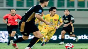 Persebaya-Francisco-Rivera-v-dewa.jpg
