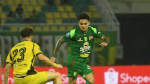 Persebaya-Surabaya-Gali-Freitas-Semen-Padang-Stadion-Gelora-Bung-Tomo-GBT.jpg