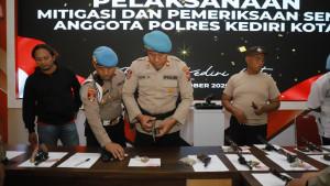 Polres-Kediri-Kota-menggelar-kegiatan-pengawasan-dan-pengendalian-senjata-api-dinas.jpg
