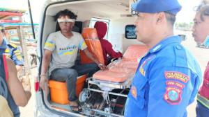 Proses-evakuasi-korban-kapal-ikan-yang-terbakar-di-Samudera-Hindia-Banyuwangi.jpg