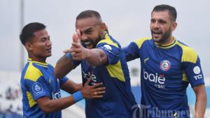 SUPER-LEAGUE-Pesepak-bola-Arema-FC-Dalberto-Luan-Belo.jpg