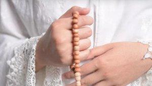 Sholawat-Maula-Ya-Sholli-Wasallim-Daiman-Abada-Lirik-Latin-dan-Arab-Syair-Pujian-Populer.jpg