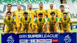 Starting-eleven-Persebaya-Surabaya-saat-dijamu-PSBS-Biak-di-Stadion-Maguwoharjo-Sleman.jpg
