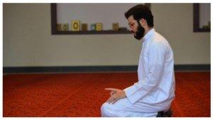 Tata-Cara-Sholat-Tahajud-di-Rumah-Sendiri-Lengkap-dengan-Niat-dan-Waktu-Terbaik-Melaksanakannya.jpg