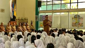 WALI-KOTA-BATU-TOLAK-mbg.jpg
