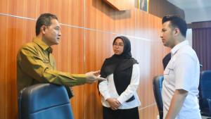 Wakil-Gubernur-Jawa-Timur-Emil-Dardak-mendatangi-kantor-Badan-Gizi-Nasional-BGN-Jawa-Timur.jpg